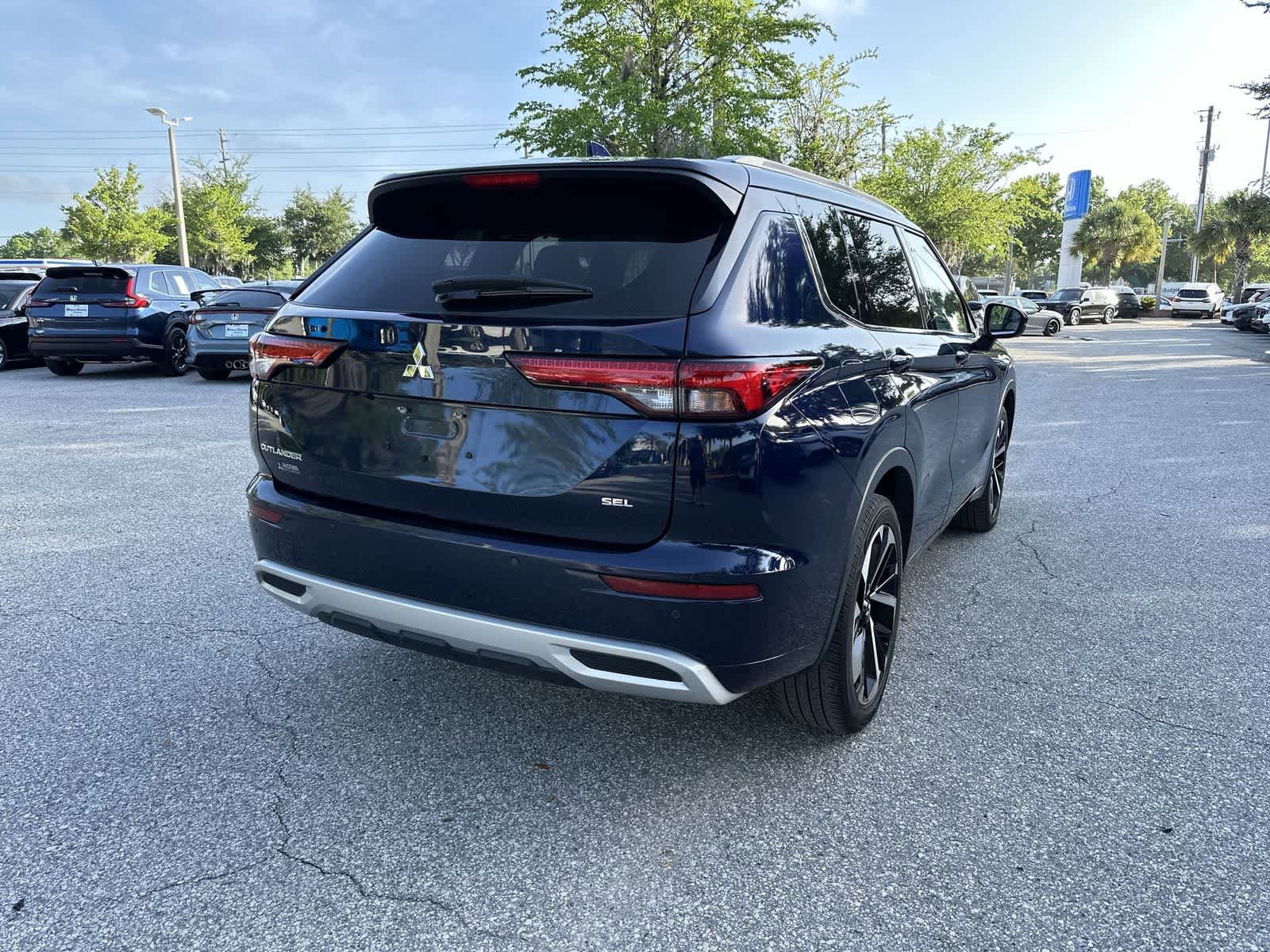 Used 2024 Mitsubishi Outlander SEL FWD image 6