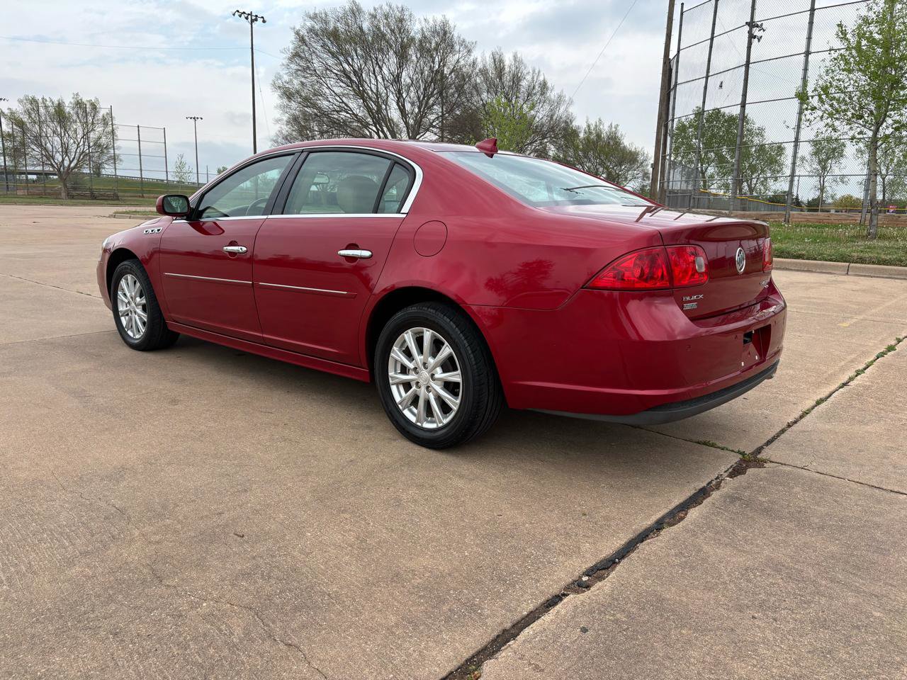 Used 2011 Buick Lucerne CXL w/ Driver Confidence Package FWD image 6