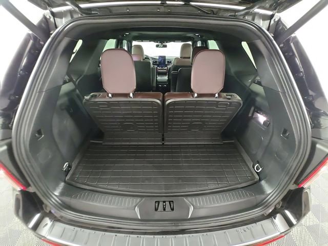 Certified 2023 Ford Explorer Platinum w/ Technology Package AWD/4WD image 17