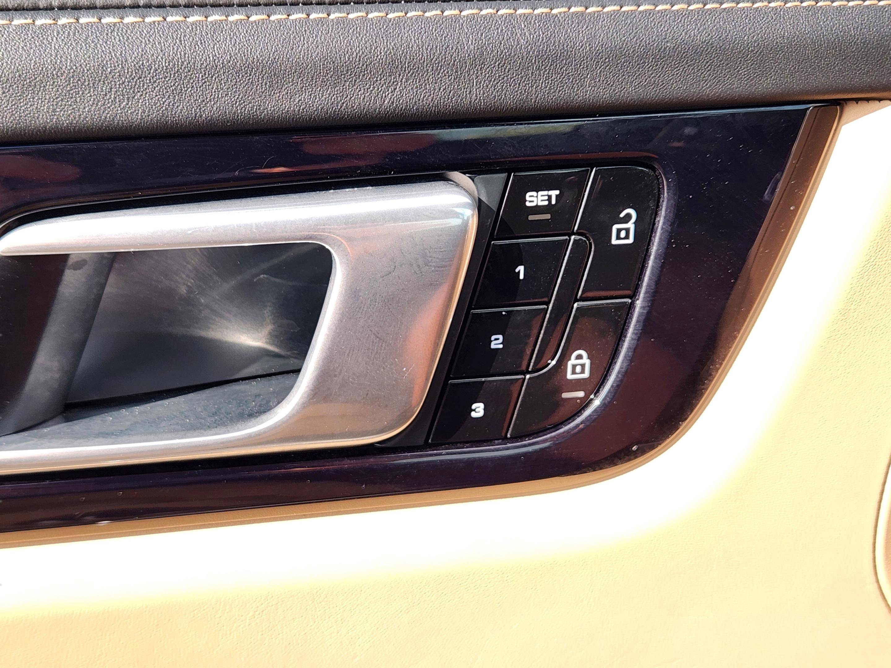 Used 2019 Porsche Cayenne E-Hybrid image 22