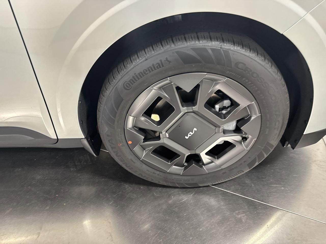 New 2026 Kia Carnival EX image 14