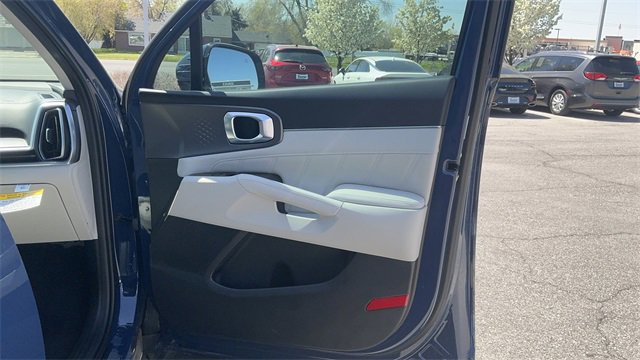 Used 2025 Kia Sorento SX image 20