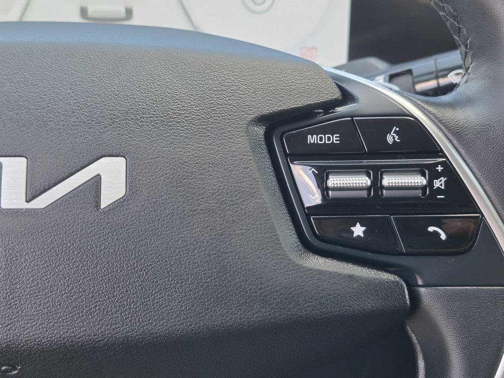Certified 2024 Kia EV6 Light AWD/4WD image 22