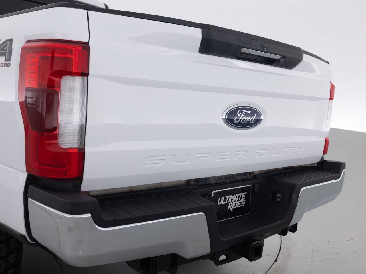 Used 2019 Ford F250 Lariat w/ Lariat Ultimate Package AWD/4WD image 17
