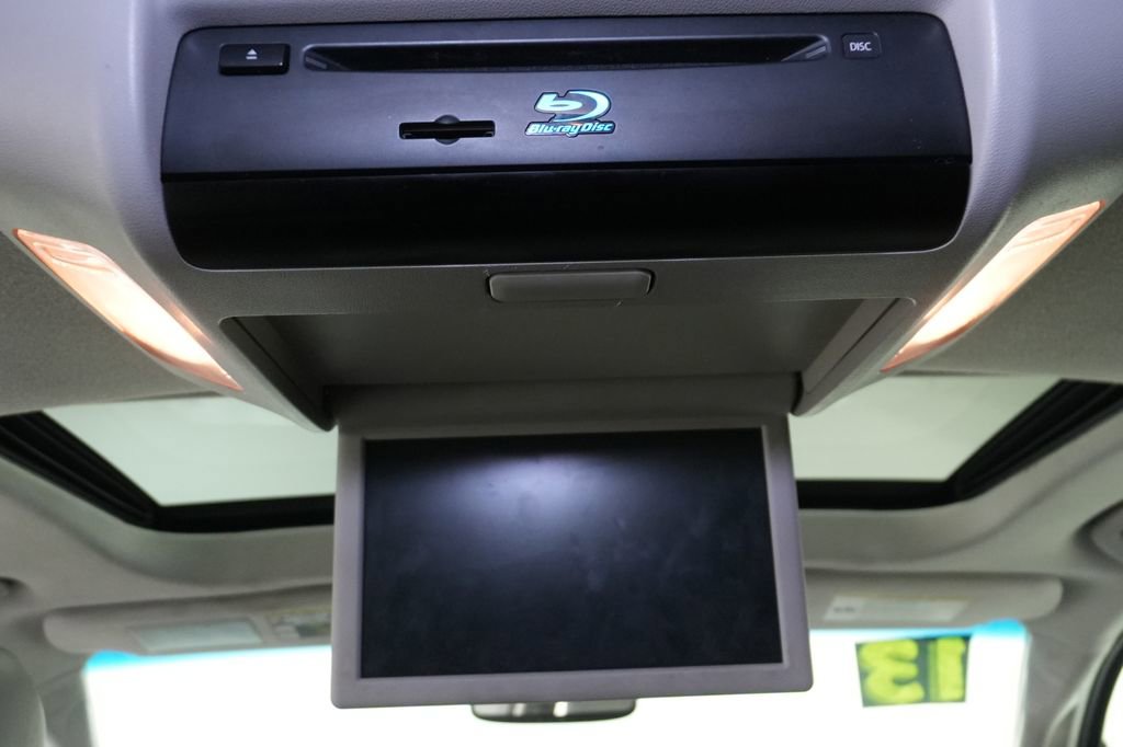 Used 2013 Toyota Sequoia Platinum image 25