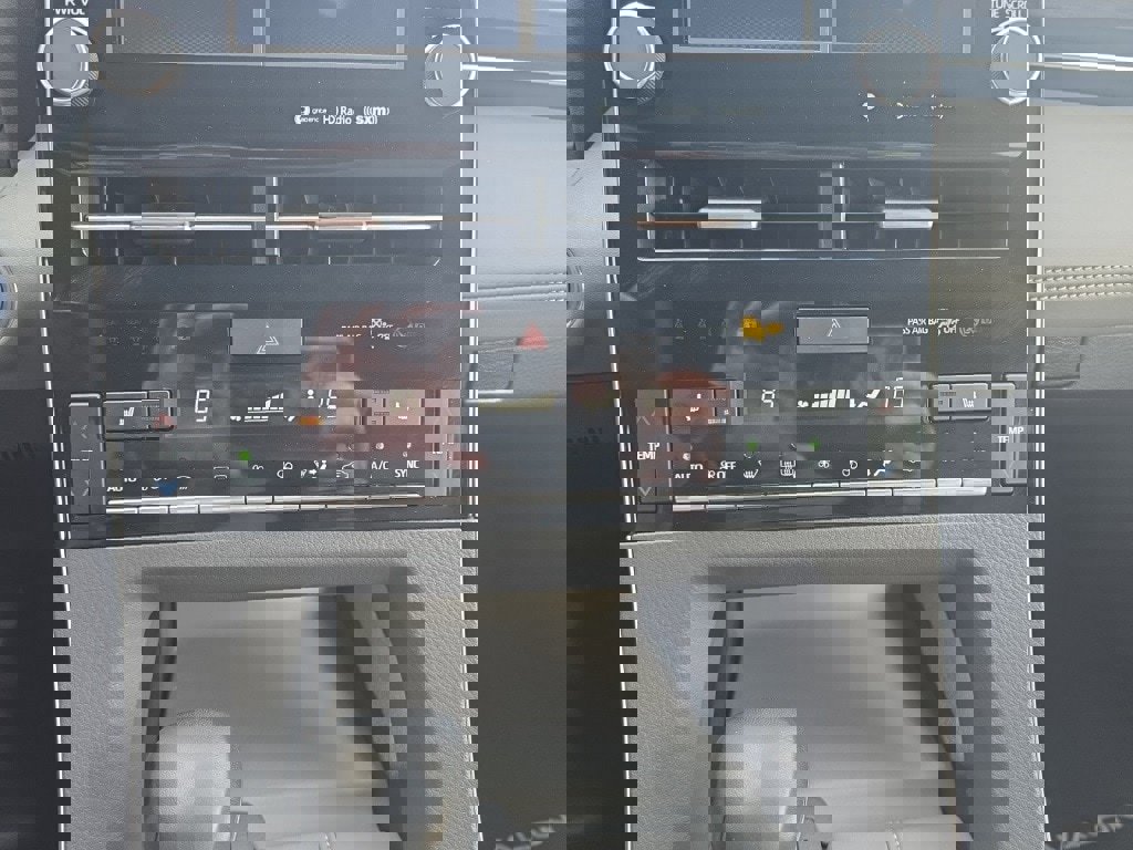 Certified 2021 Toyota Avalon XLE image 24