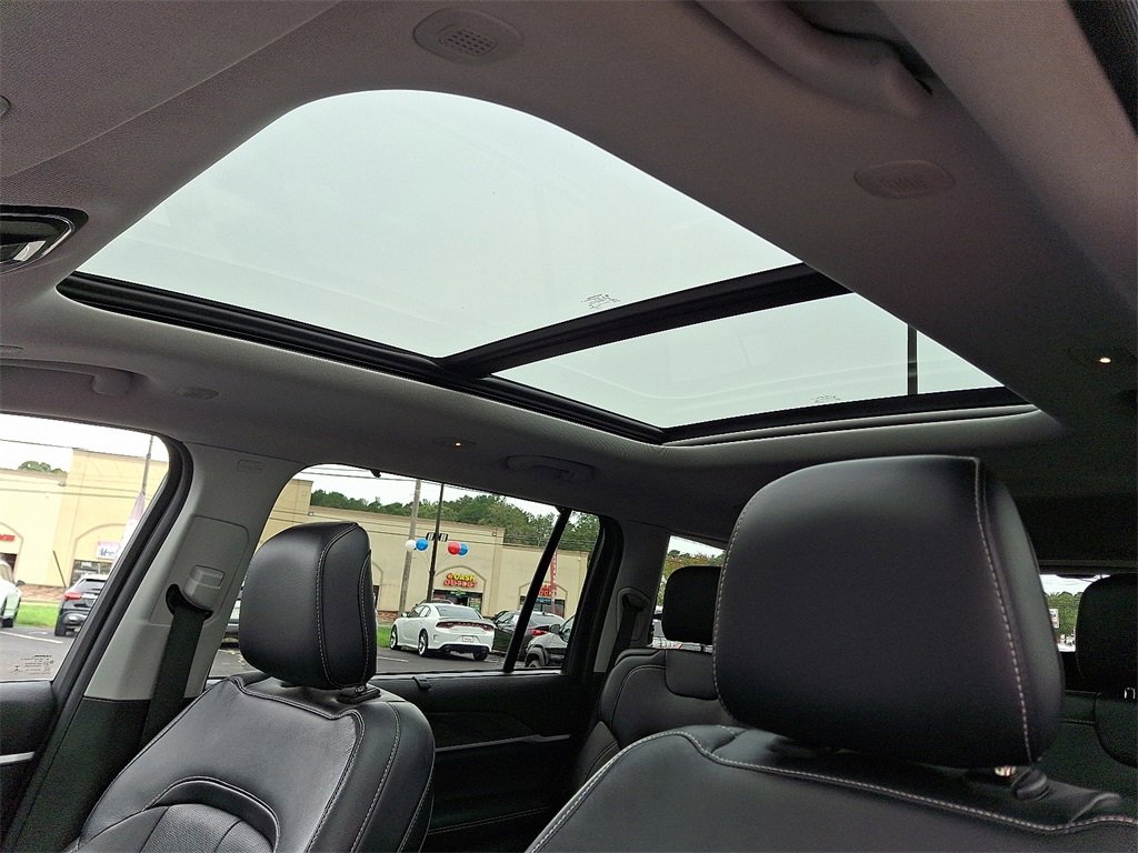 Used 2022 Jeep Grand Cherokee L Limited w/ Luxury Tech Group II image 15