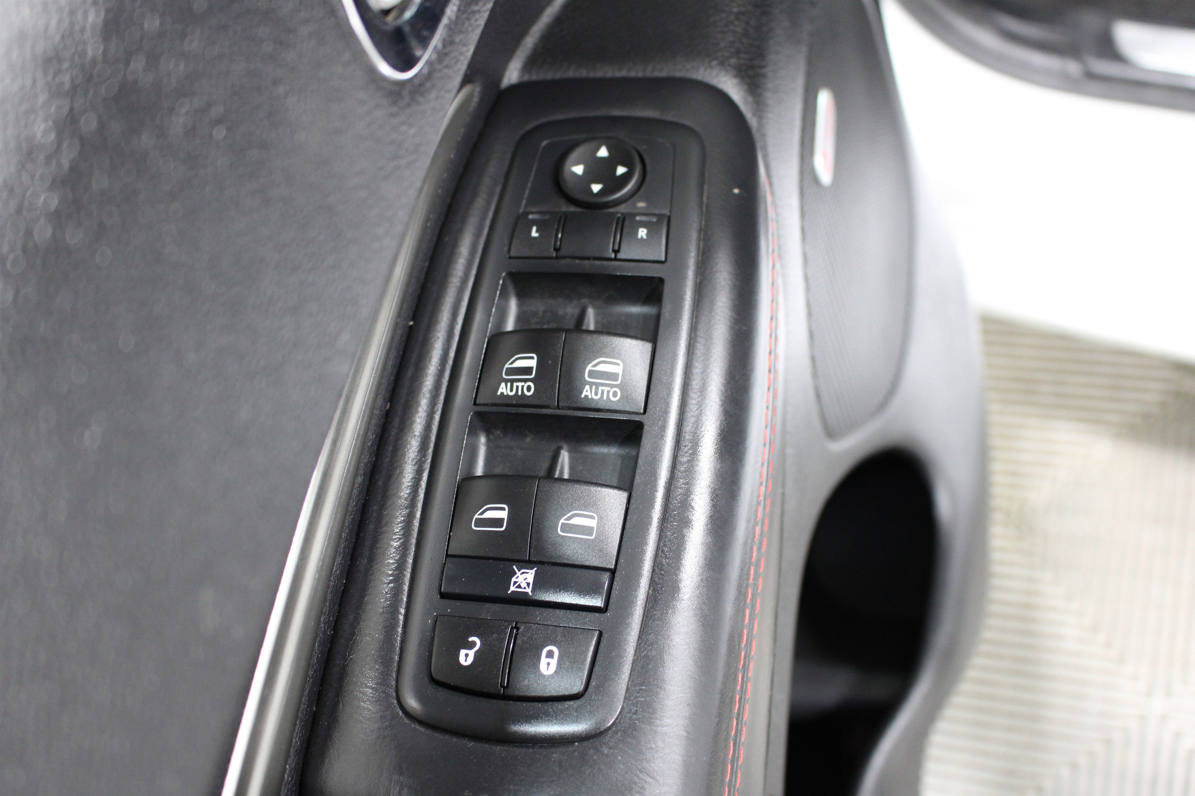 Used 2016 Dodge Durango R/T w/ Blacktop Package AWD/4WD image 8