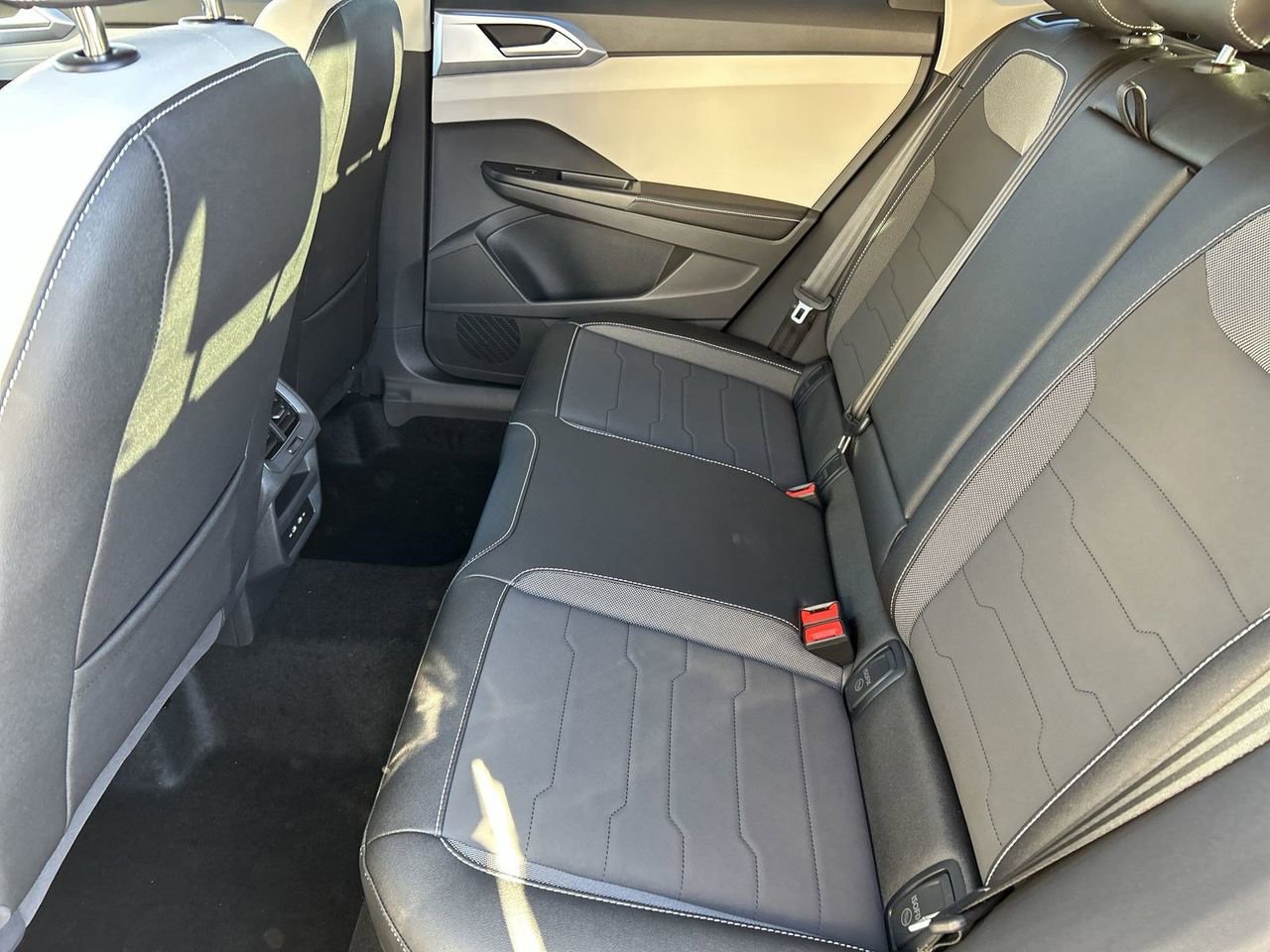 New 2026 Volkswagen Taos SE image 13