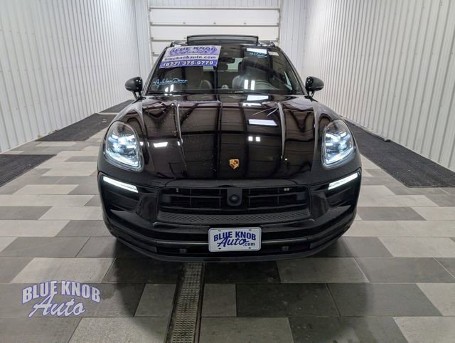 Used 2023 Porsche Macan w/ Premium Package Plus image 6