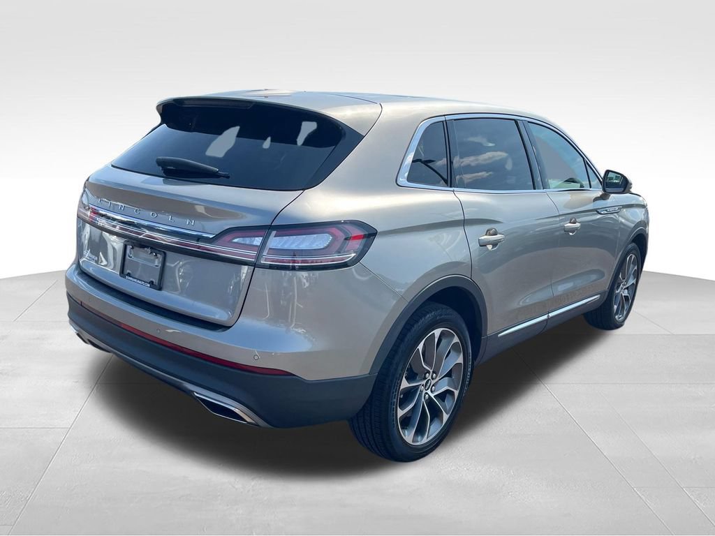 Used 2023 Lincoln Nautilus Reserve AWD/4WD image 5