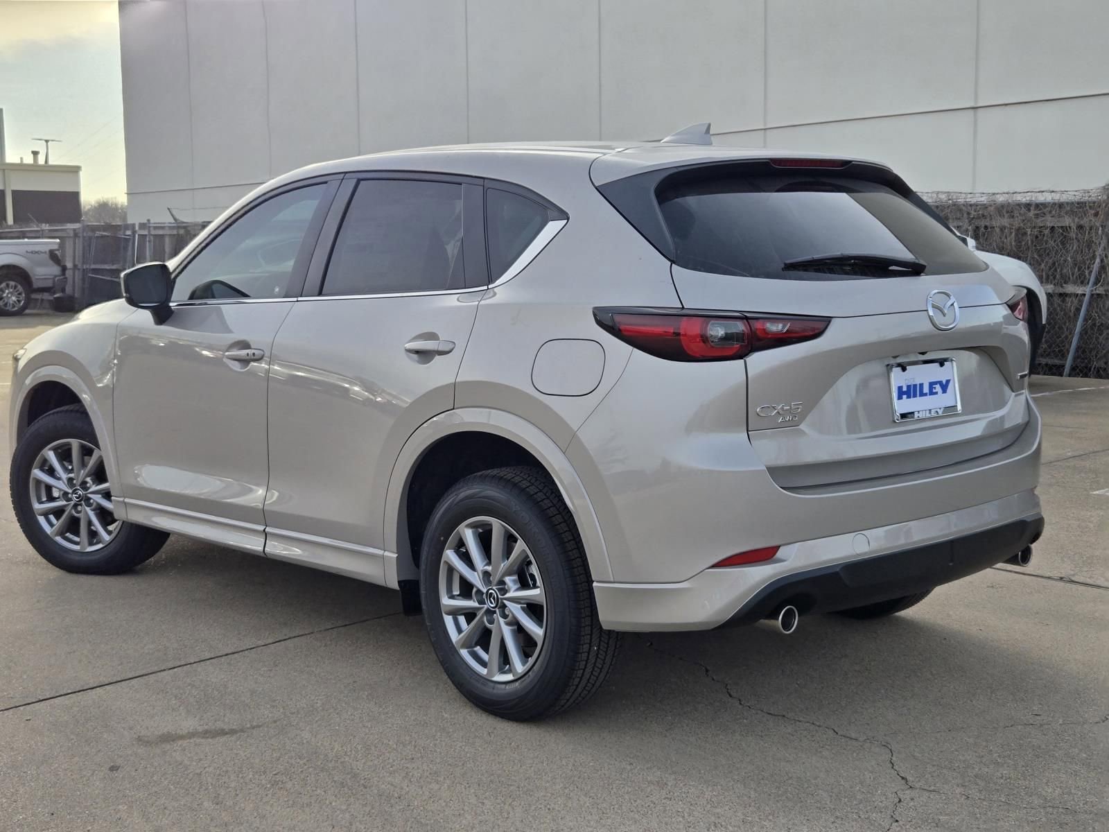 New 2025 MAZDA CX-5 AWD 2.5 S w/ Select Package image 4