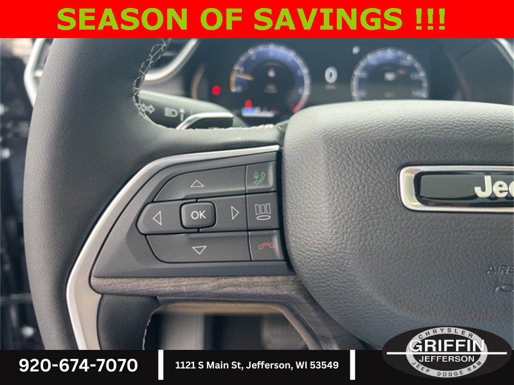 New 2025 Jeep Grand Cherokee Limited w/ Black Appearance Package image 18