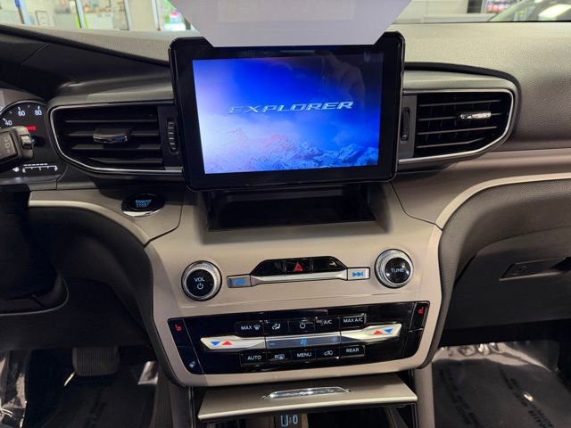 Used 2022 Ford Explorer XLT w/ Equipment Group 202A AWD/4WD image 37