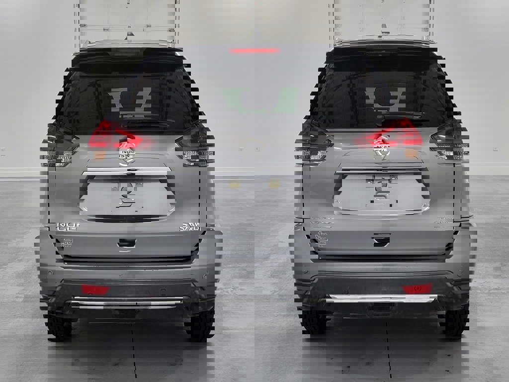 Used 2019 Nissan Rogue SV image 8