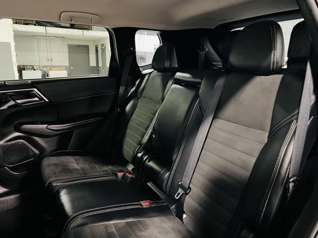 Used 2024 Mitsubishi Outlander SE image 28