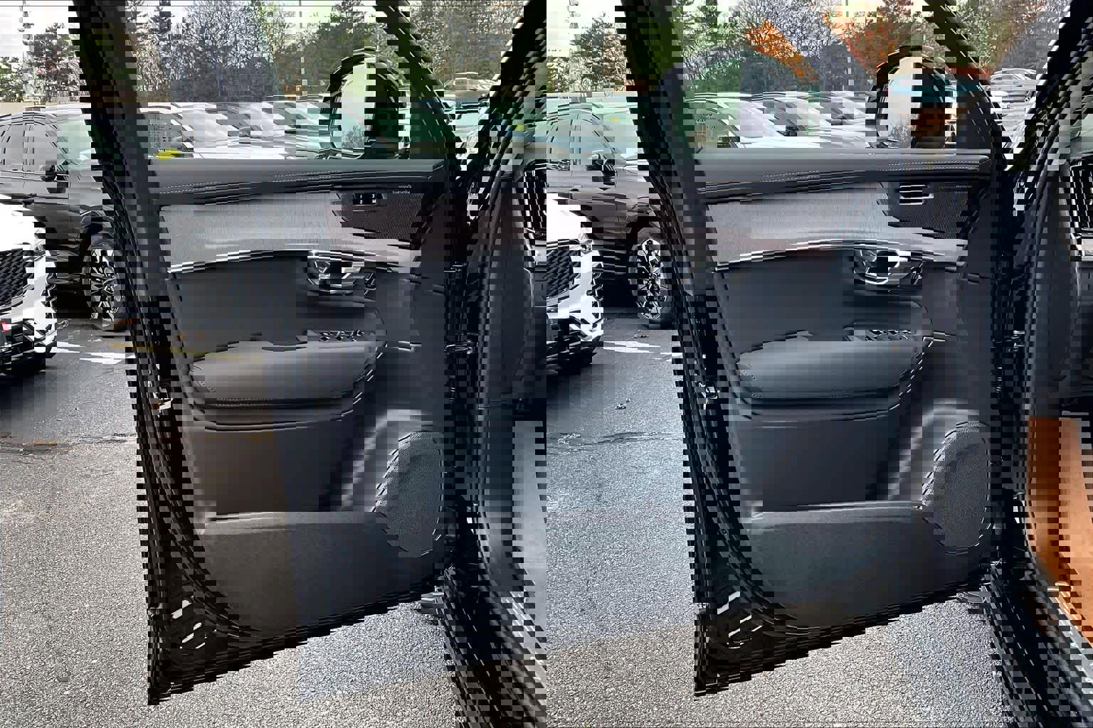 New 2026 Volvo XC90 B6 Ultra w/ Protection Package image 11