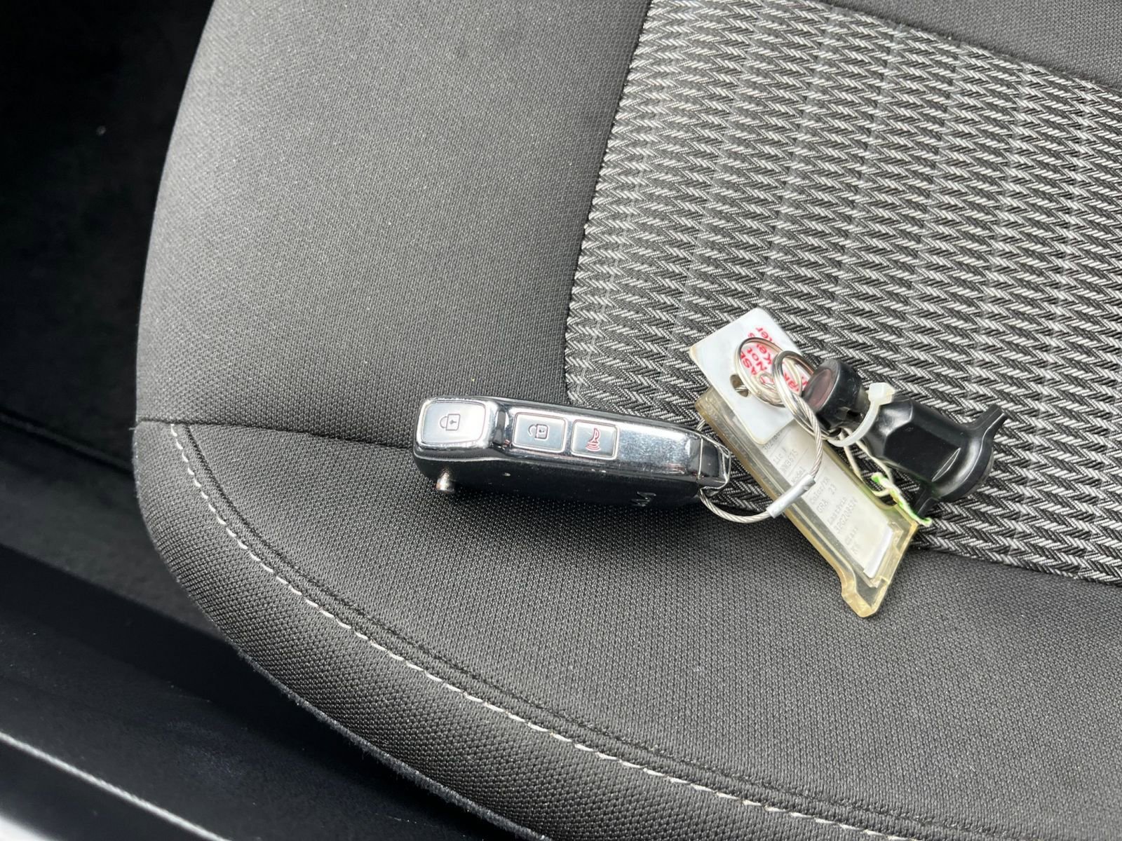 Used 2023 Kia Sorento LX image 24