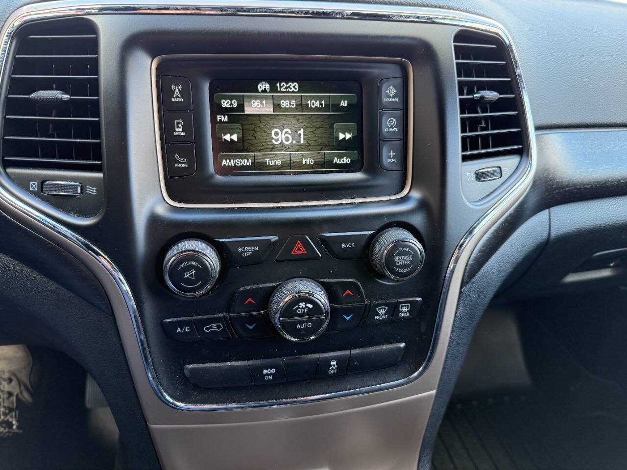 Used 2015 Jeep Grand Cherokee Laredo w/ Quick Order Package 23E AWD/4WD image 18