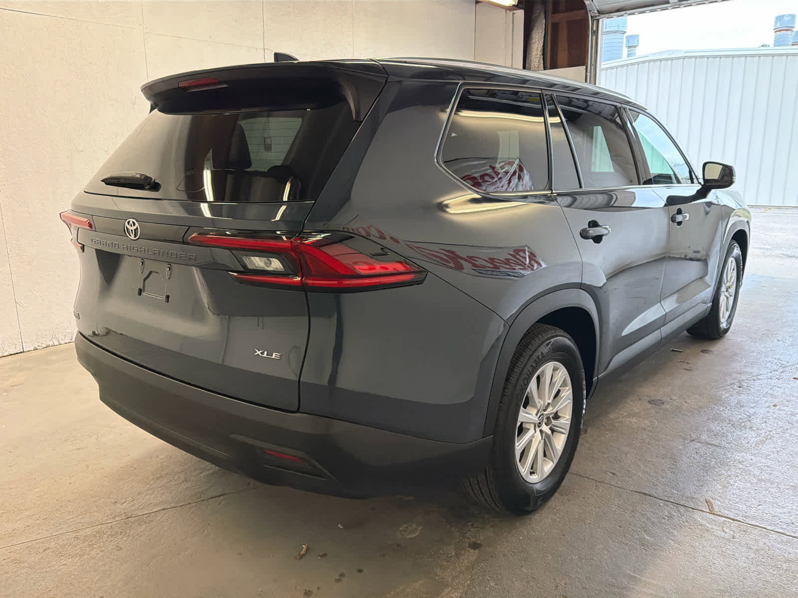 Used 2025 Toyota Grand Highlander FWD image 4