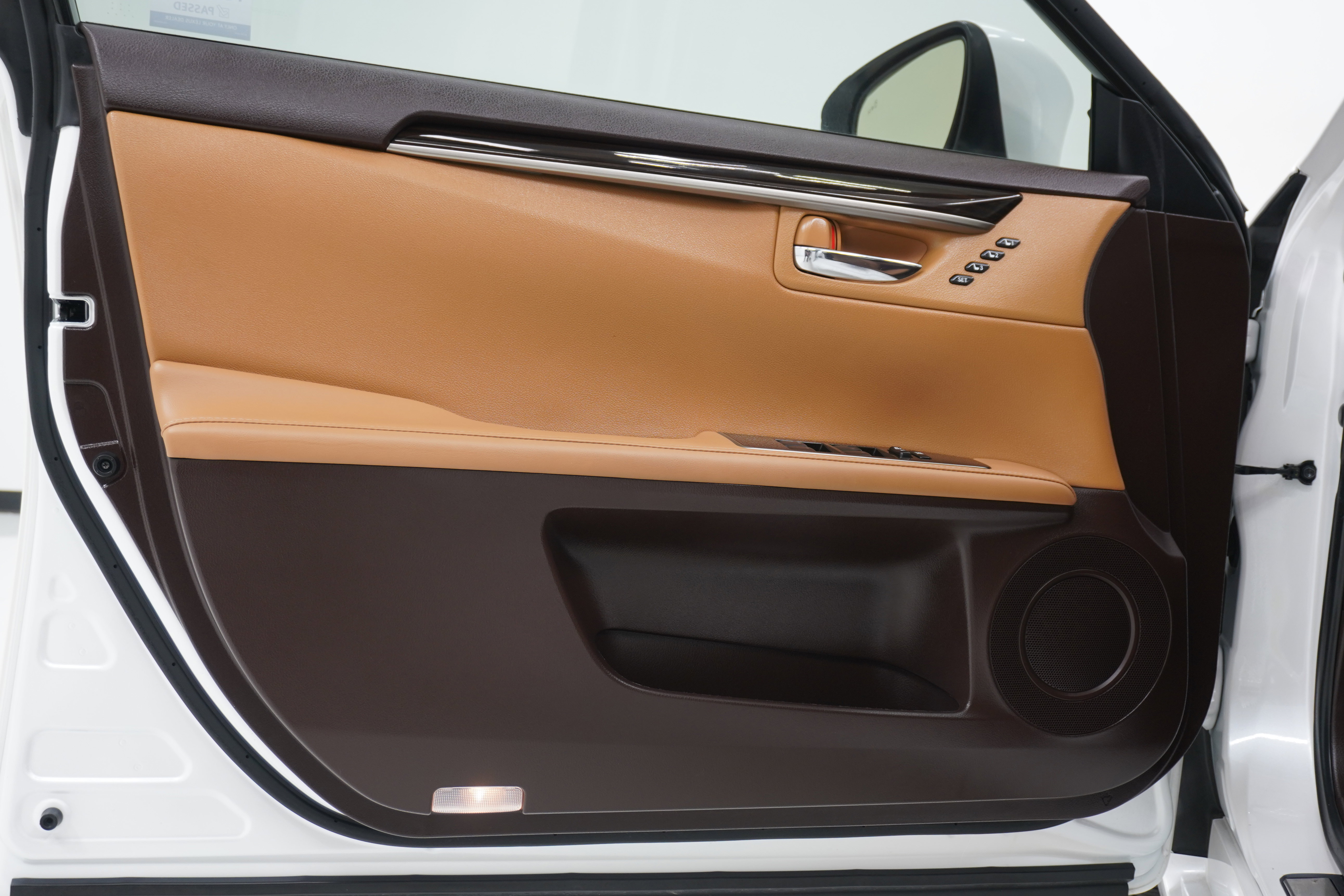 Used 2018 Lexus ES 350 w/ Luxury Package w/Wood Trim FWD image 11