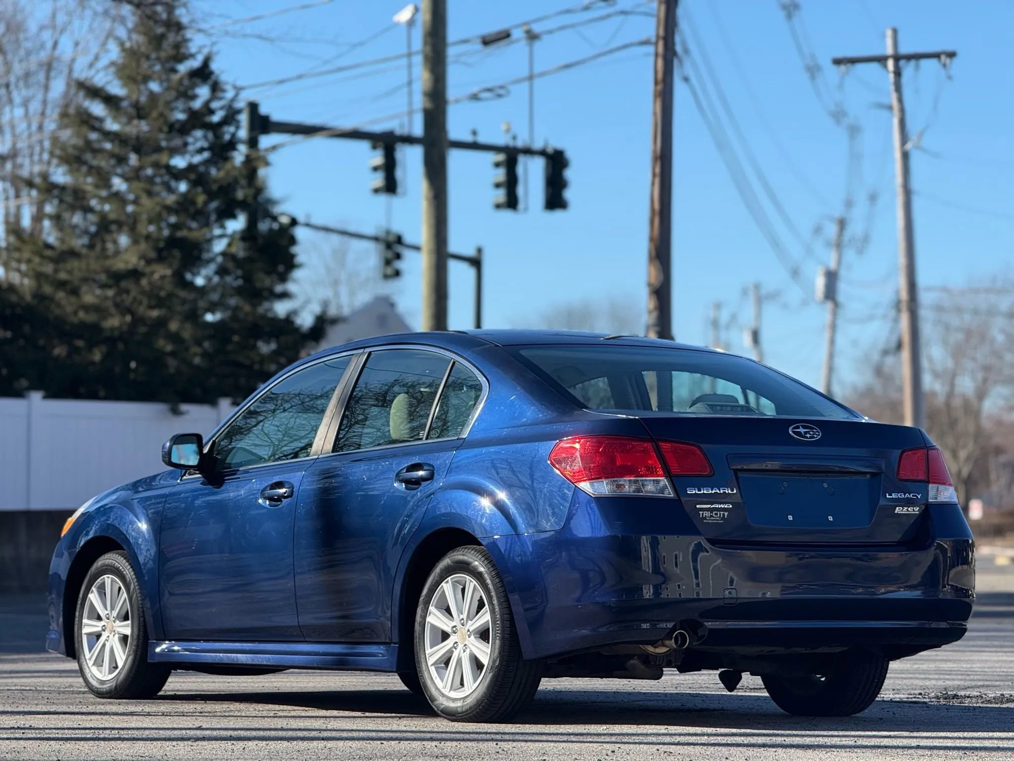 Used 2010 Subaru Legacy 2.5i Premium image 5