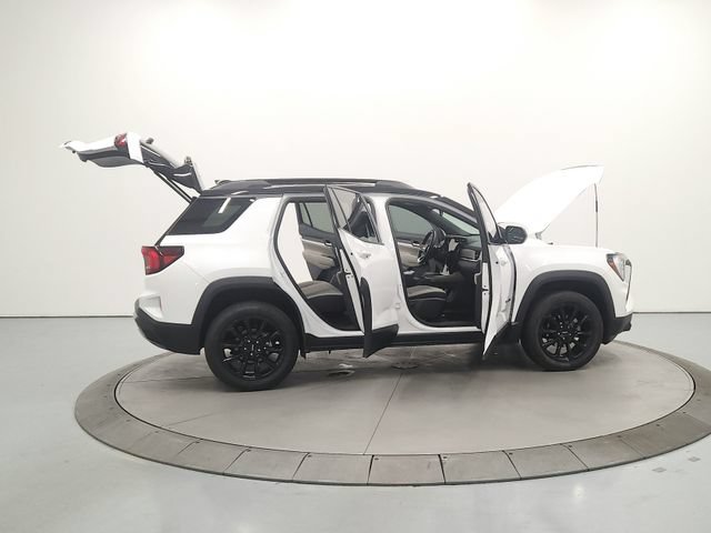 Used 2026 GMC Terrain Elevation w/ Black Edition AWD/4WD image 17