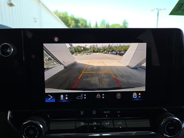 Used 2024 Chevrolet Colorado Trail Boss w/ Technology Package AWD/4WD image 11