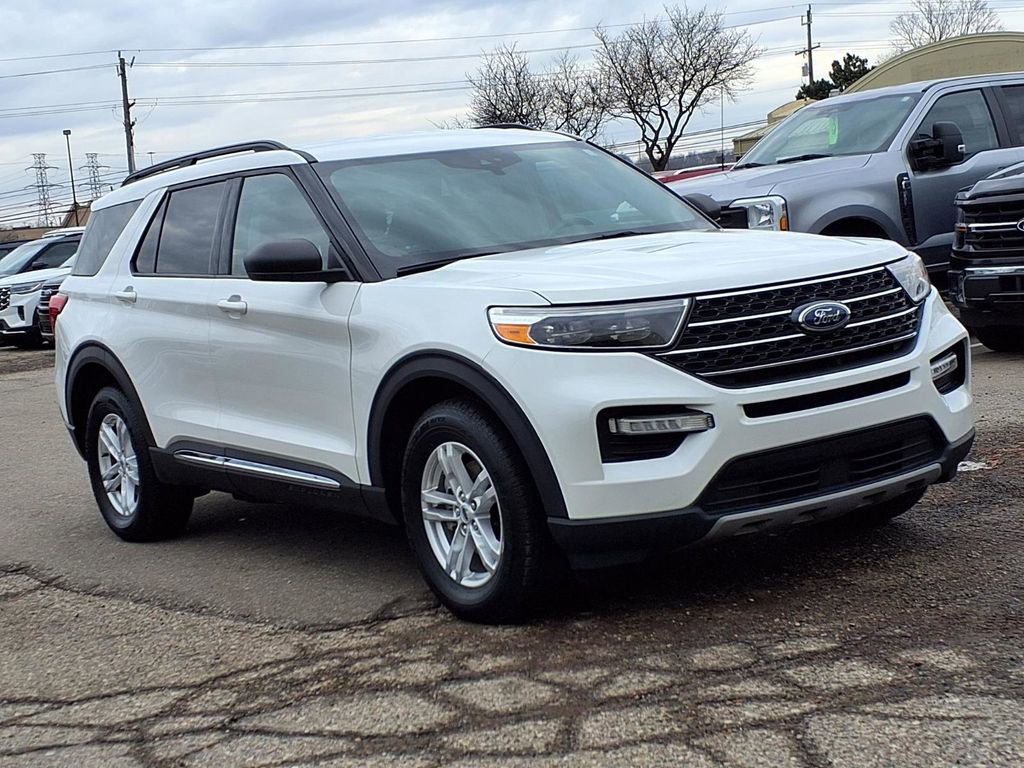 Certified 2022 Ford Explorer XLT w/ Equipment Group 202A image 7