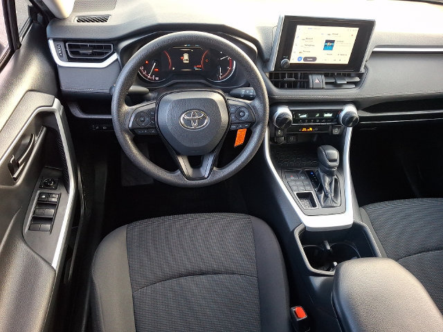 Used 2023 Toyota RAV4 LE AWD/4WD image 2