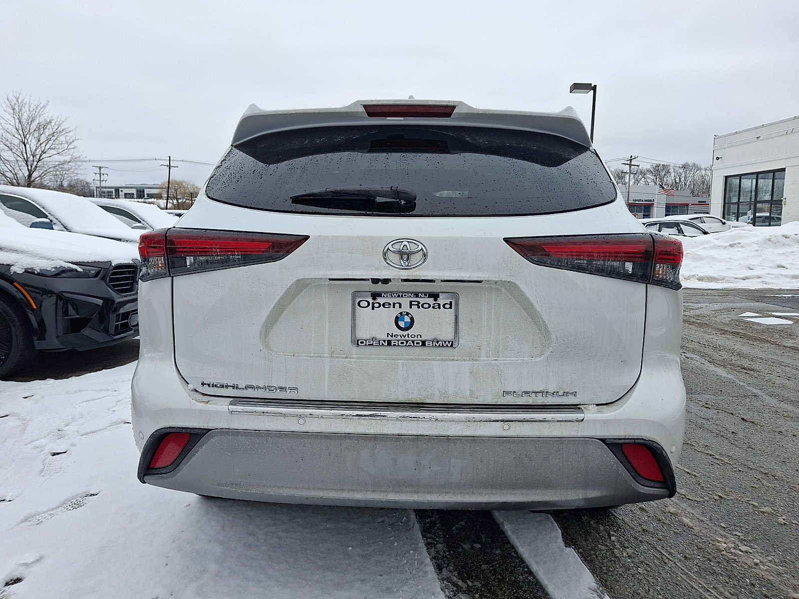 Used 2024 Toyota Highlander Platinum image 5