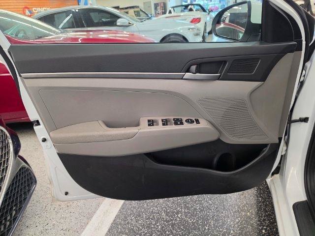 Used 2017 Hyundai Elantra SE FWD image 25