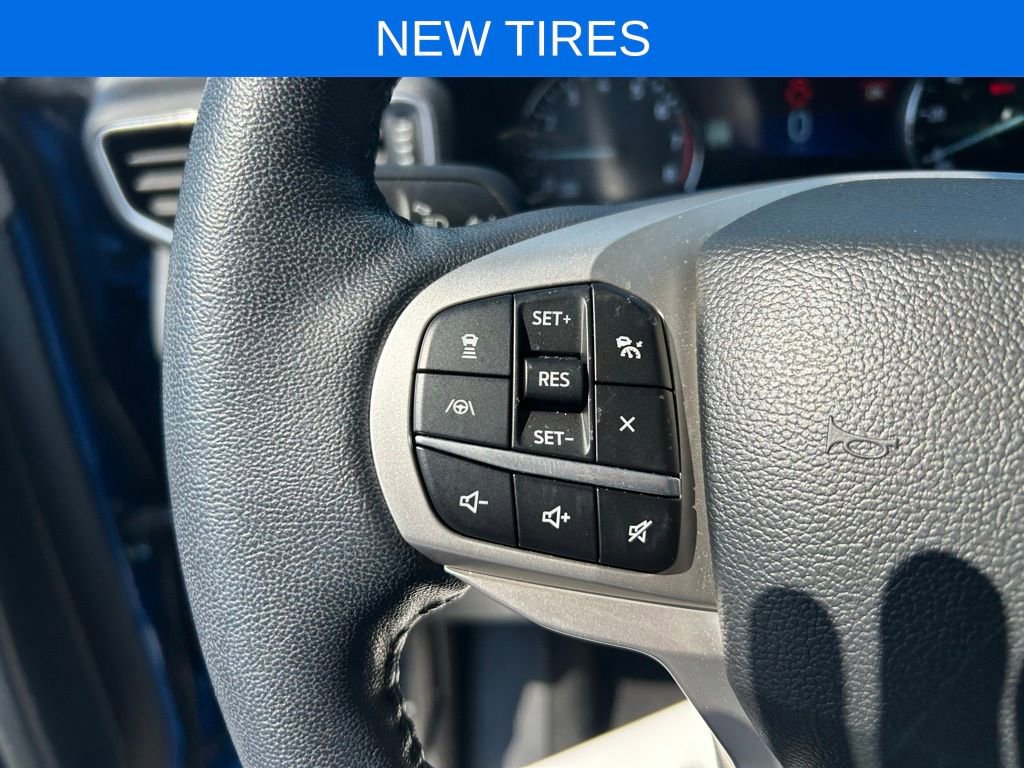 Certified 2022 Ford Explorer XLT w/ Equipment Group 202A image 18