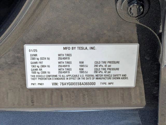 Used 2025 Tesla Model Y Long Range AWD/4WD image 25
