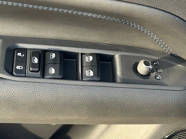 New 2026 Jeep Compass Latitude w/ Sun and Sound Group image 8