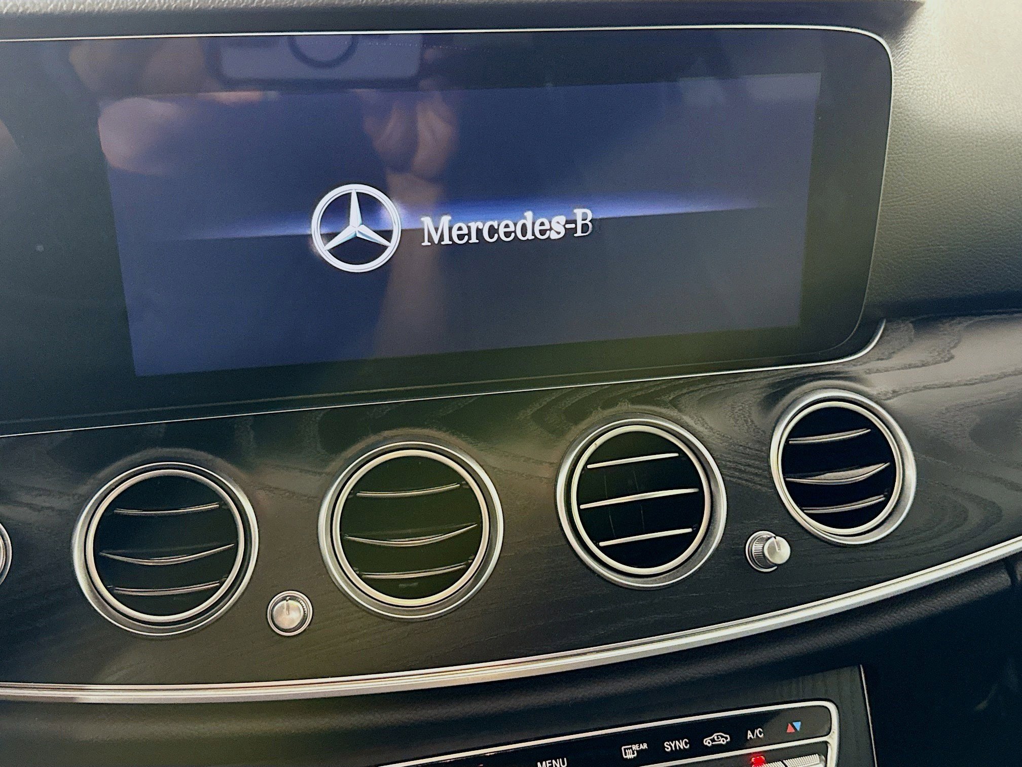 Used 2020 Mercedes-Benz E 350 Sedan w/ Premium Package image 18