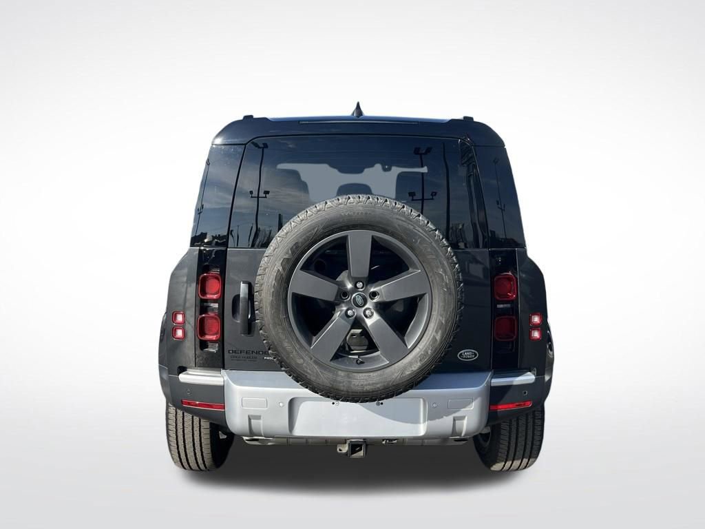 Used 2023 Land Rover Defender 110 SE image 2