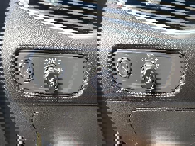 Used 2023 Chevrolet Malibu LT image 16