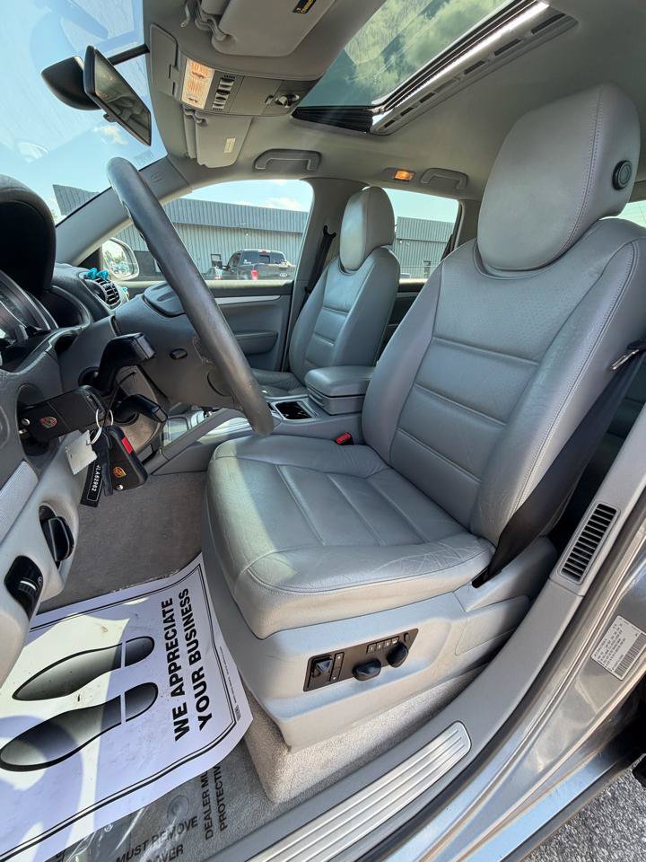 Used 2004 Porsche Cayenne S AWD/4WD image 21