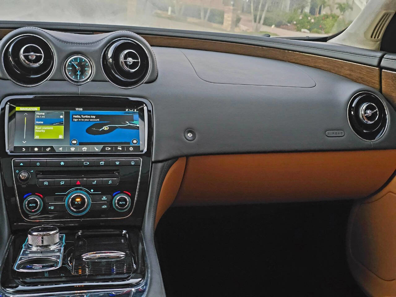 Used 2019 Jaguar XJ L Supercharged image 15