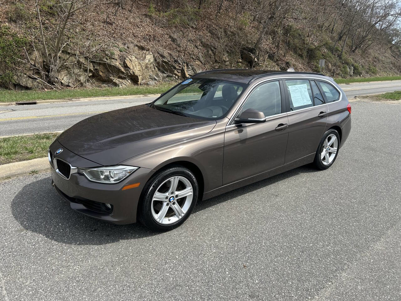 Used 2015 BMW 328i xDrive Wagon AWD/4WD image 2