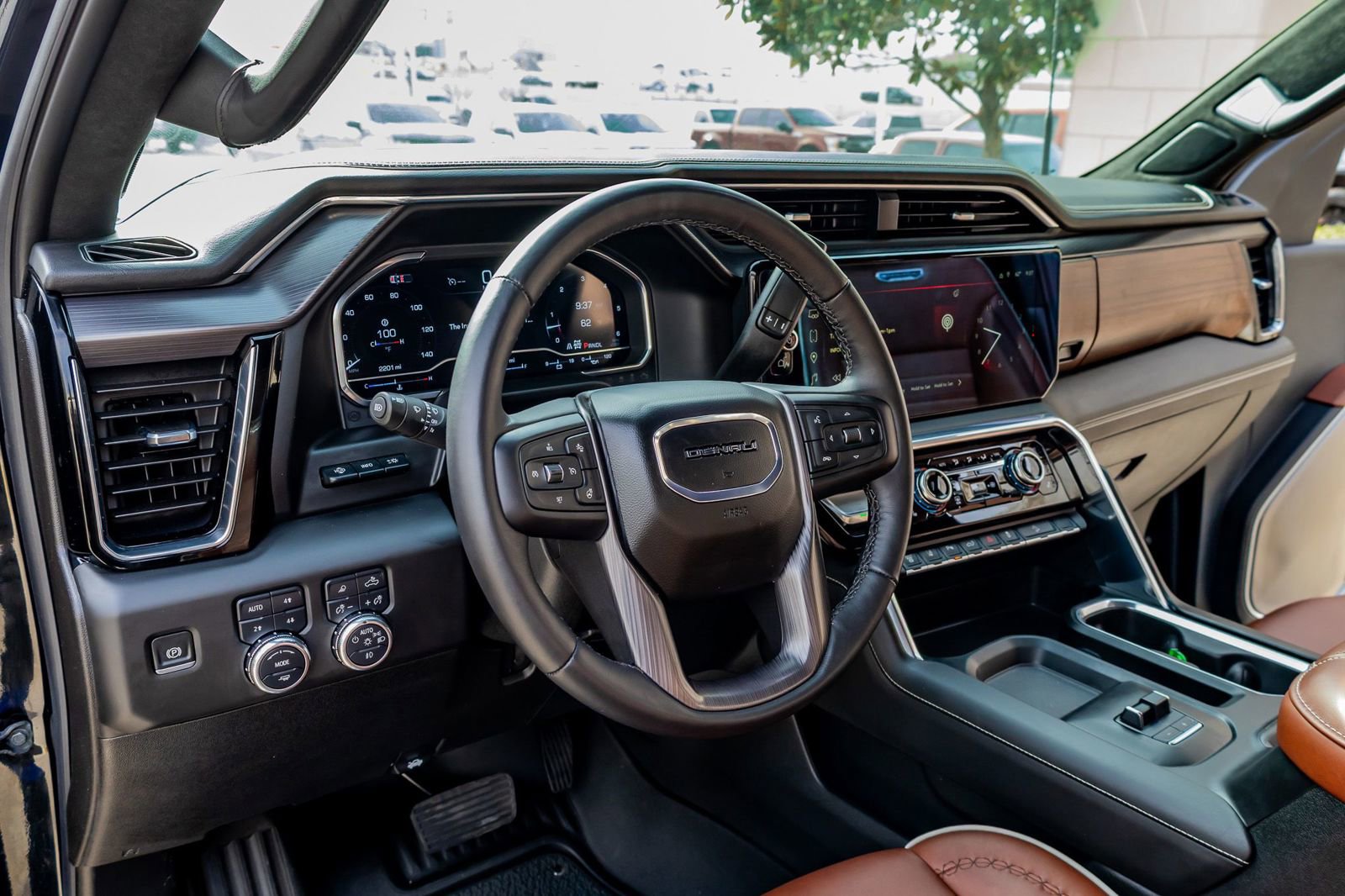 Used 2025 GMC Sierra 2500 Denali Ultimate AWD/4WD image 17