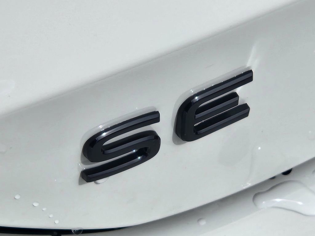 New 2026 Volkswagen Tiguan SE R-Line image 30