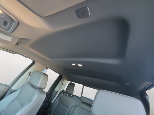Used 2022 Chevrolet Silverado 2500 LT w/ Convenience Package AWD/4WD image 12