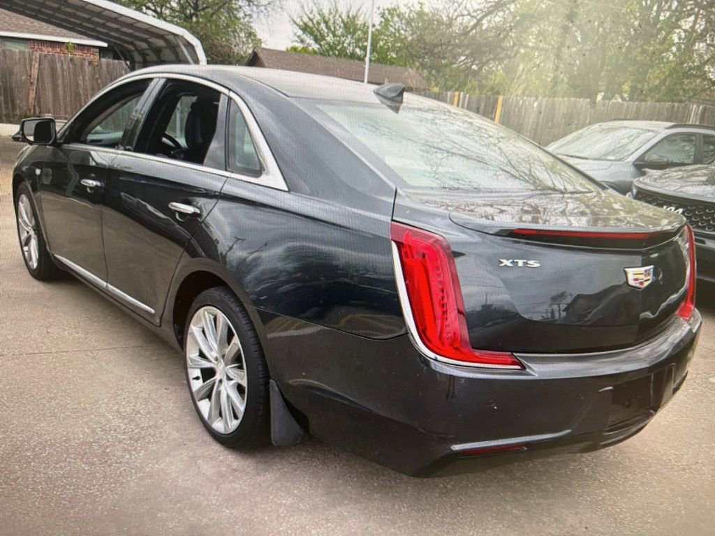 Used 2019 Cadillac XTS image 7