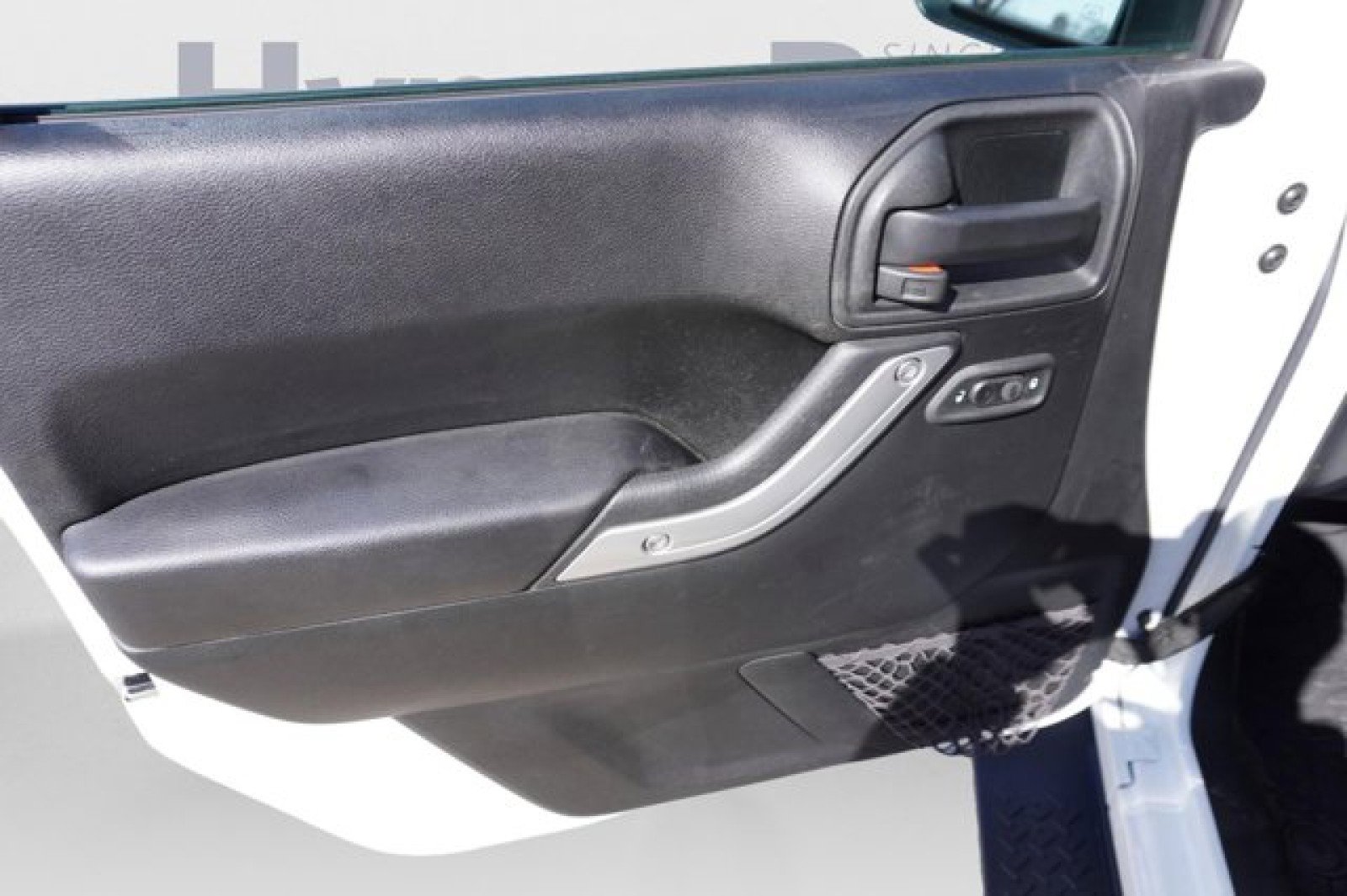 Used 2018 Jeep Wrangler Sahara w/ Connectivity Group image 12