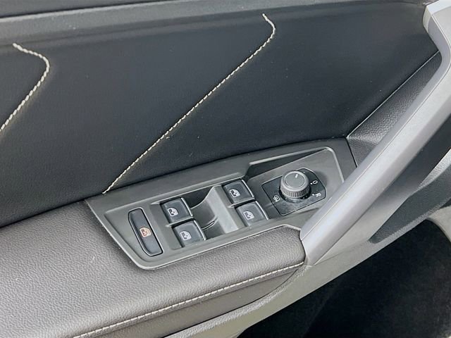 Used 2024 Volkswagen Tiguan SE image 9