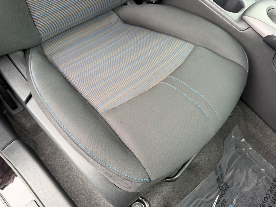 Used 2025 Nissan Leaf S FWD image 31