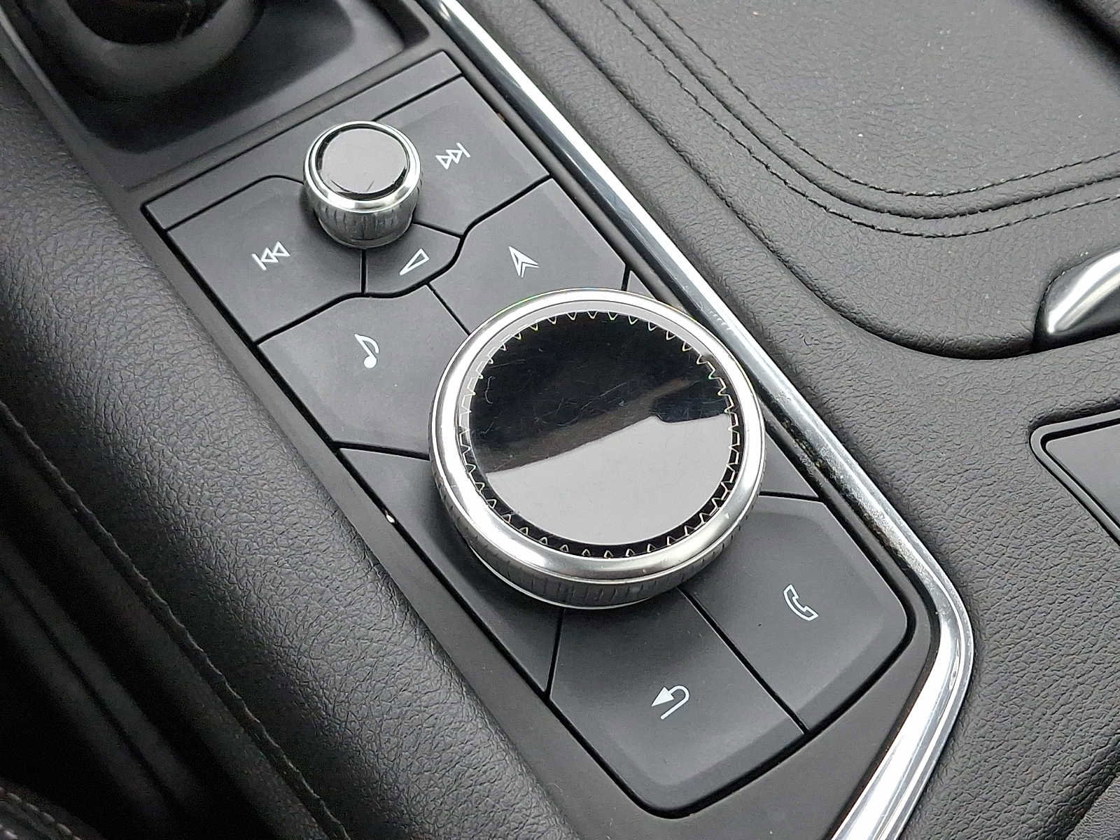 Certified 2023 Cadillac XT5 Premium Luxury image 36