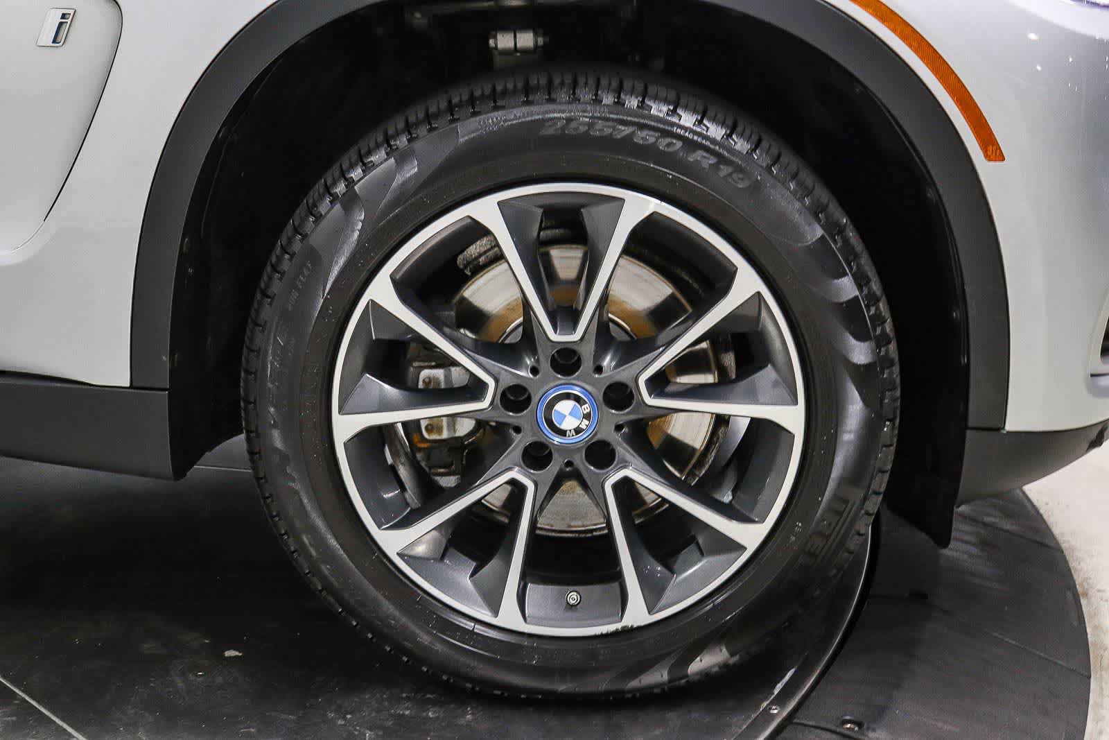 Used 2018 BMW X5 xDrive40e w/ Premium Package AWD/4WD image 9